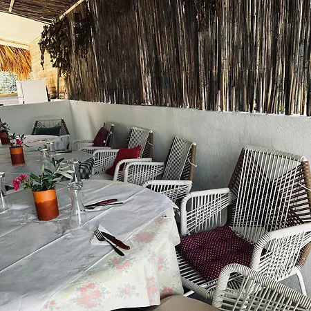 Hostel Natural Himara