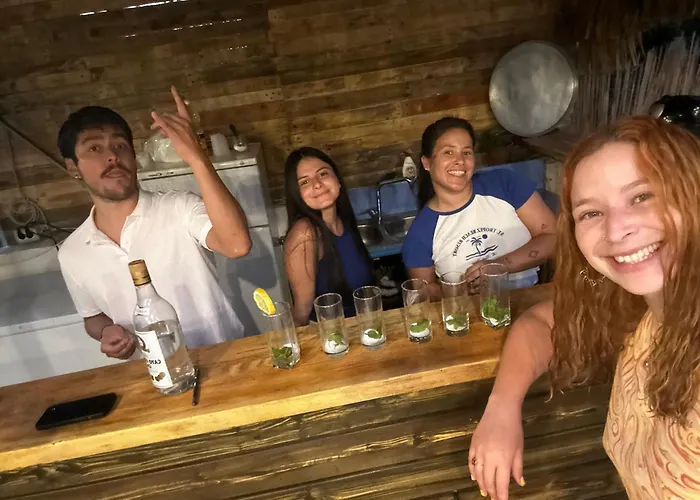 Natural Auberge de jeunesse Himarë